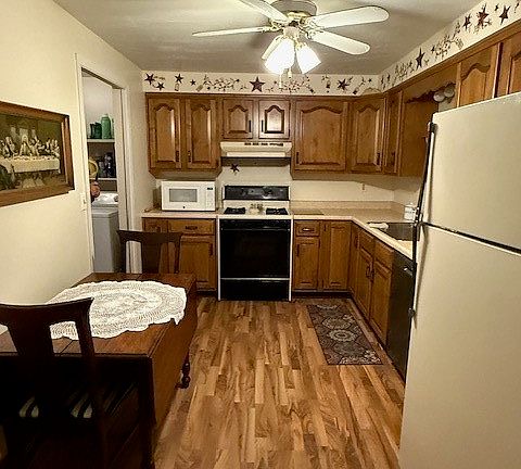 4th image of 101 Woodstone Ln APT 8