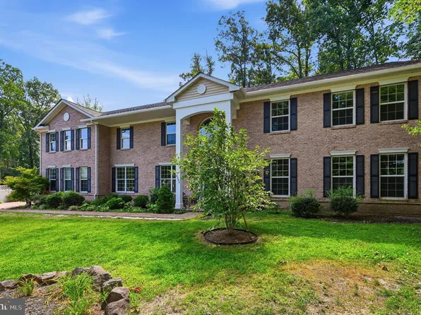 3209 Shoreview Rd, Triangle, VA 22172