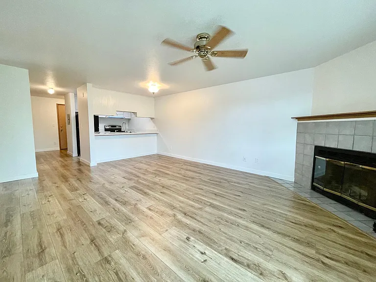 12038 31st Ave NE #202 — Photo 2