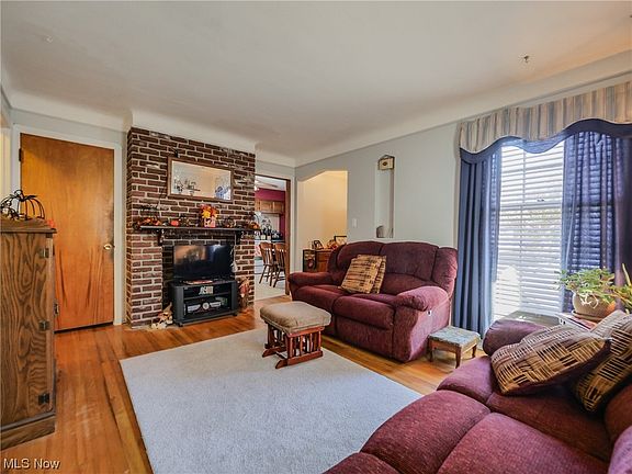 2nd image of 1723 Wexford Ave