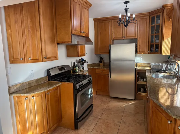 (undisclosed Address), New Hyde Park, NY 11040