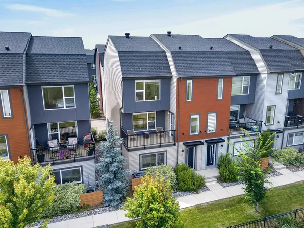 1075 Rosenthal Blvd NW #10, Edmonton, AB T5T 7G5