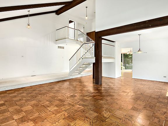 4th image of 1103 N Thackeray Dr