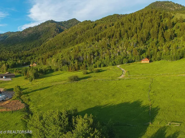 7 Stewart Creek Rd E, Etna, WY 83118