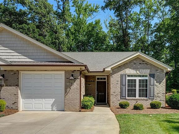 2nd image of 2222 Saint James Dr