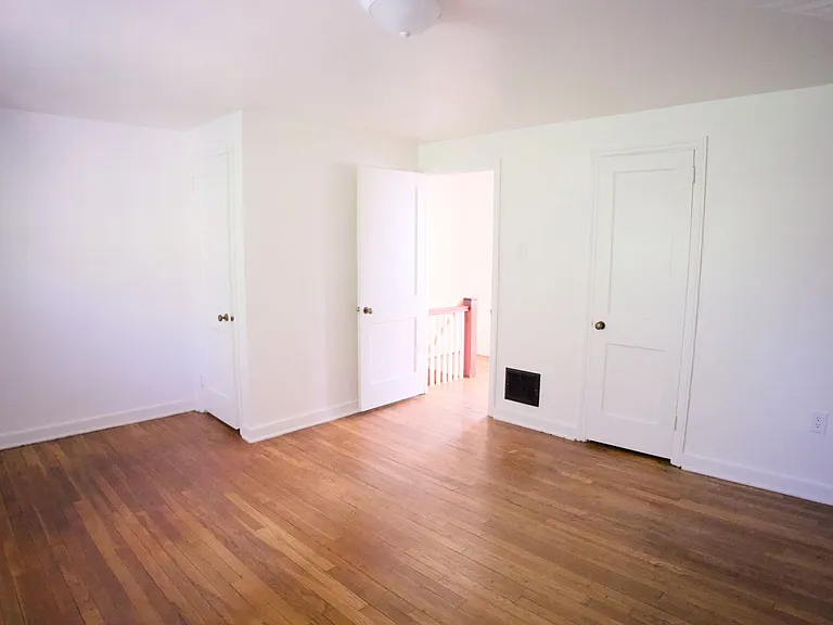 834 Wabank St — Photo 14