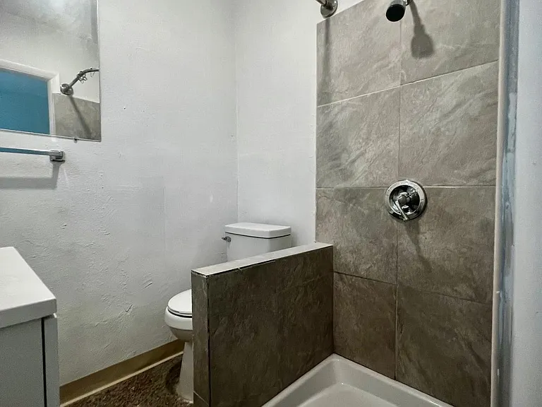 164 Adams Pl — Photo 3
