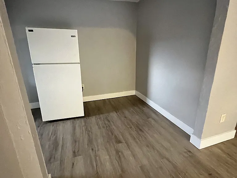 1906 Elsmere Ave #9 — Photo 5