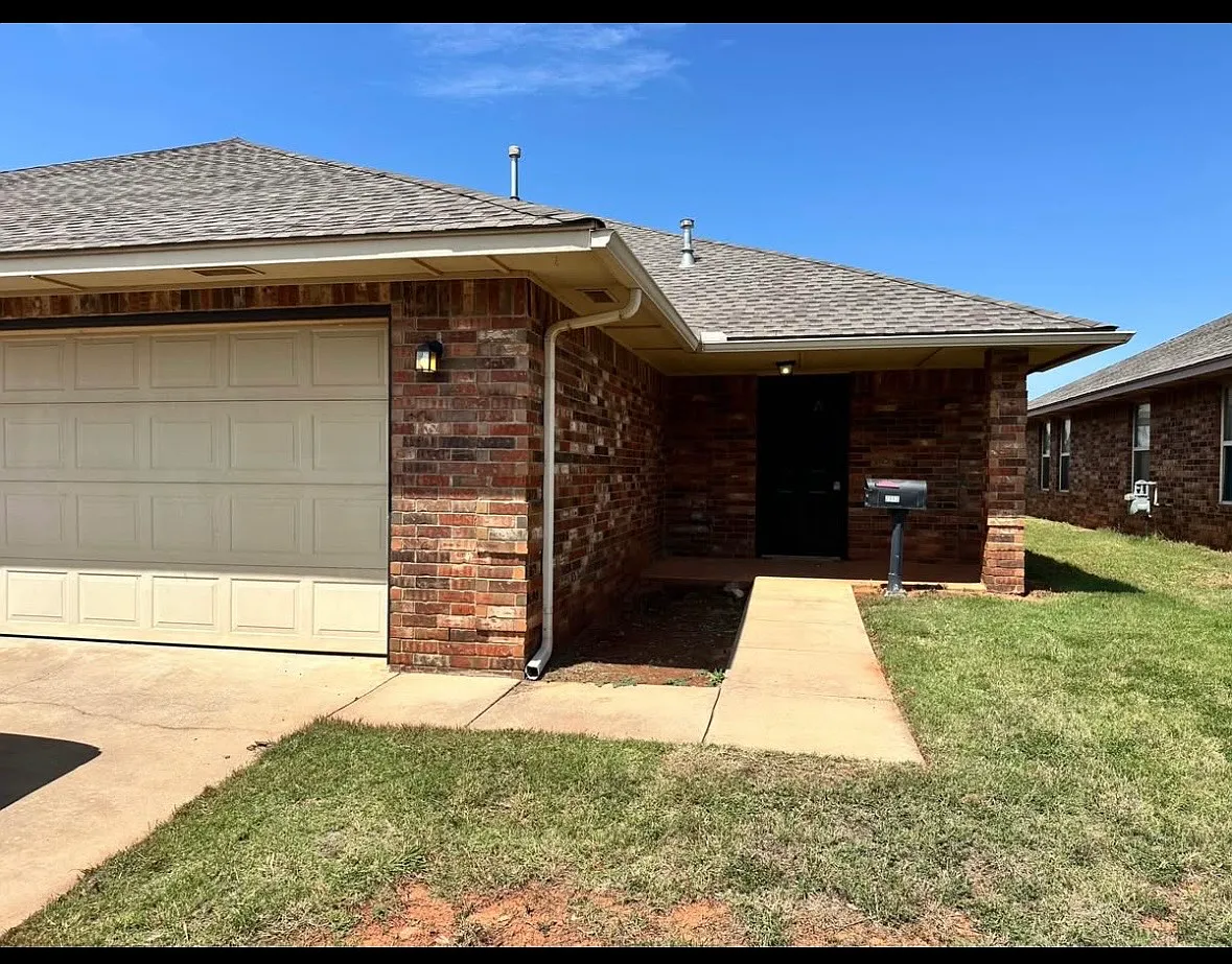 3 bed, 1200 sqft, $1,250 — Photo 1