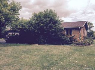 4989 Baer Rd, Sanborn, NY 14132