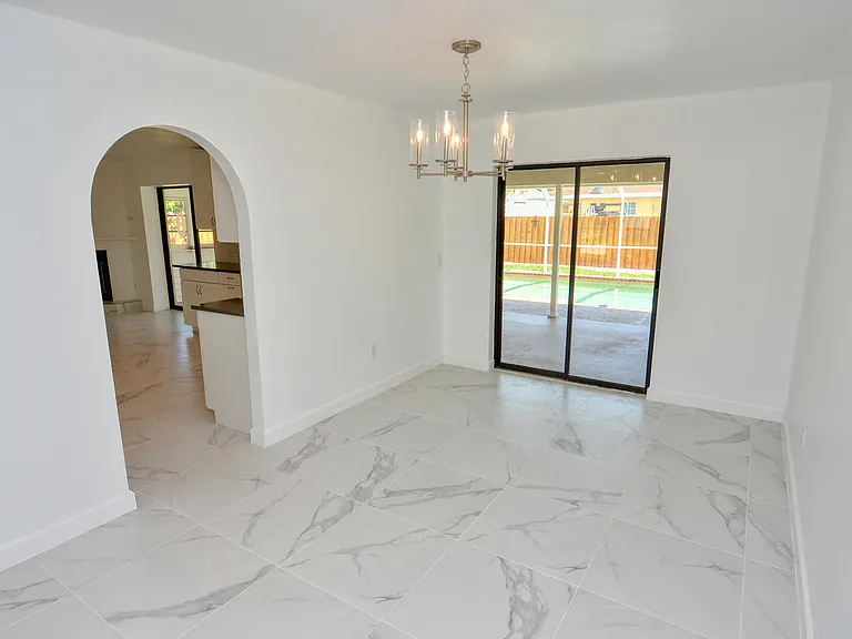 943 SE Browning Ave — Photo 15