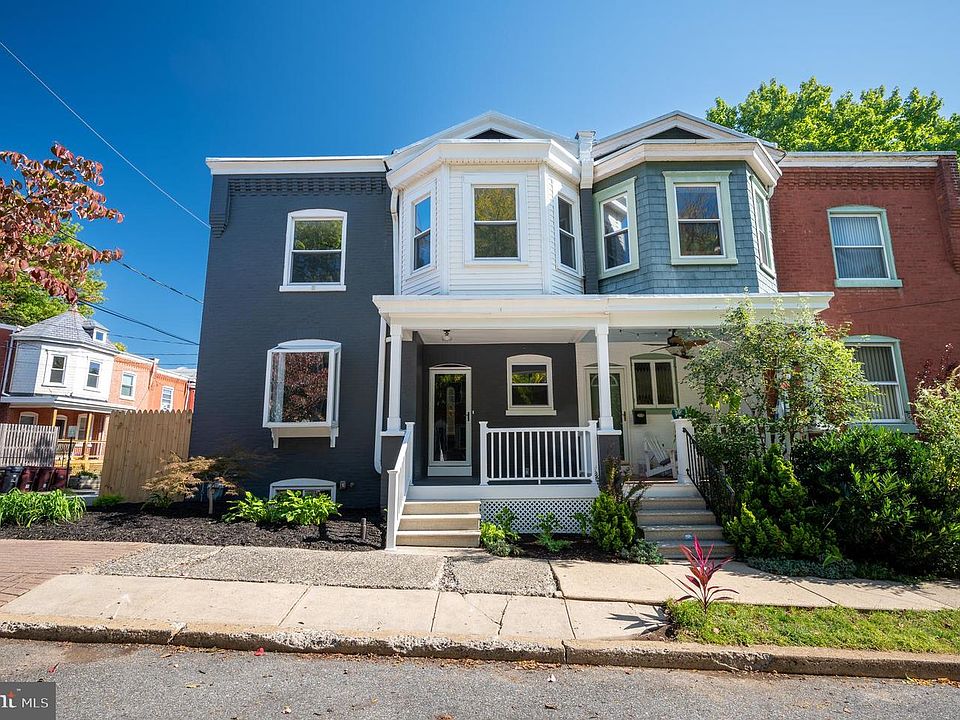 1st image of 317 W 19th St