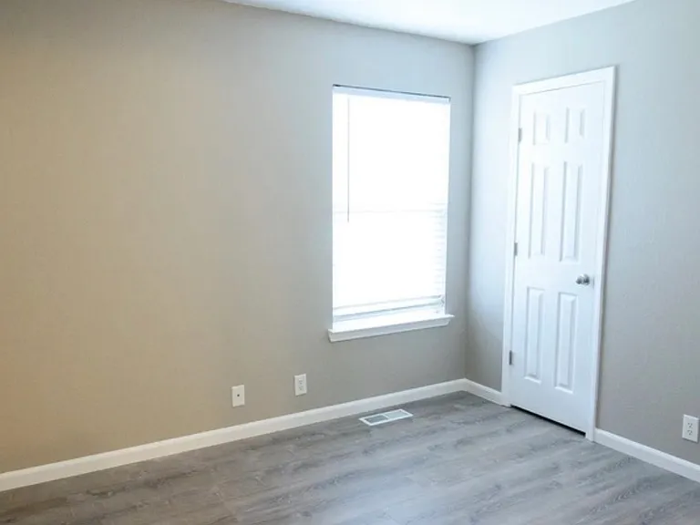 6003 Cullen Dr — Photo 12