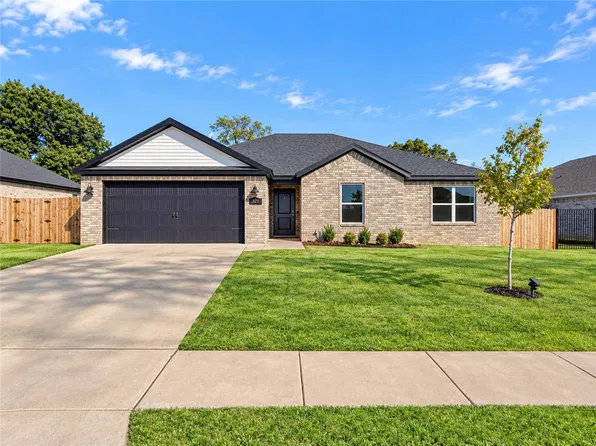321 Silvaner St, Lowell, AR 72745