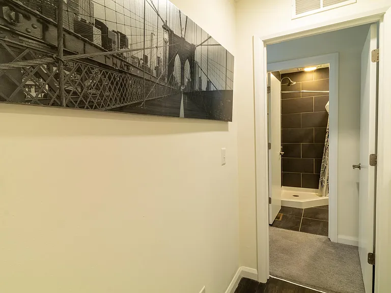 The King Apartments — Photo 40