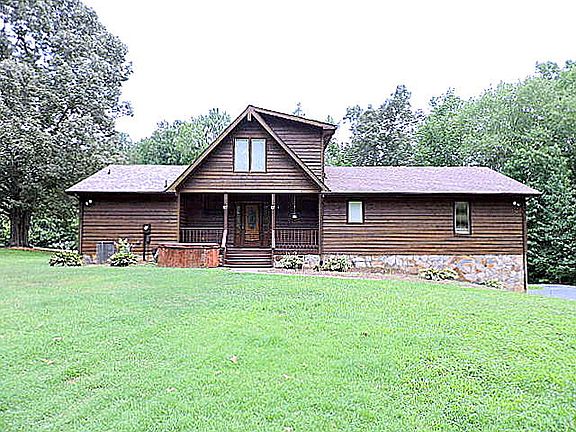 5th image of 3044 Breezewood Dr