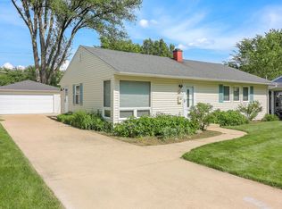 5701 Aubrey Ter, Downers Grove, IL 60516