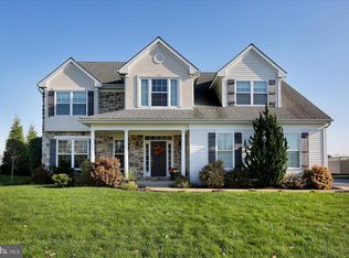 208 Greenhedge Dr, Lancaster, PA 17603