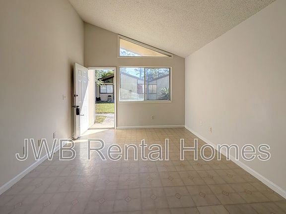 4th image of 8121 San Jose Manor Dr E APT 4