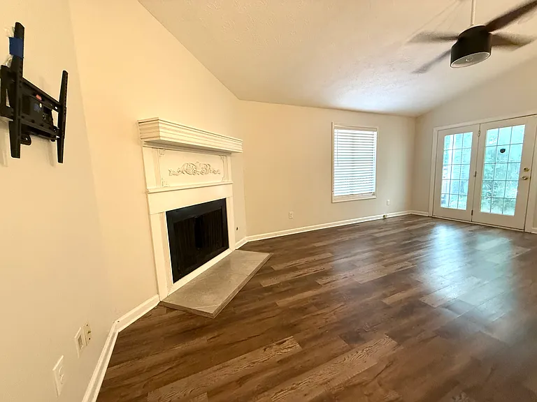4939 Turtle Rdg NE — Photo 4