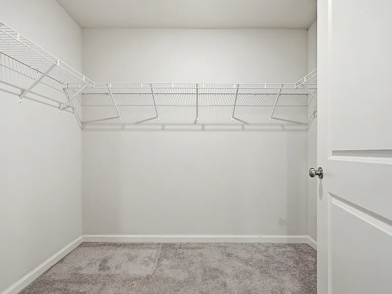 136 Pfitzer Ct — Photo 41