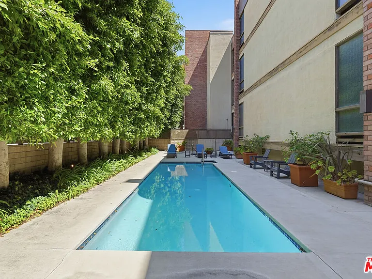 141 S Linden Dr #206 — Photo 17