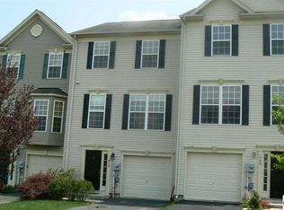 910 Kentwell Dr, York, PA 17406