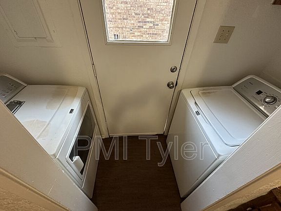2nd image of 2813 W Shaw St