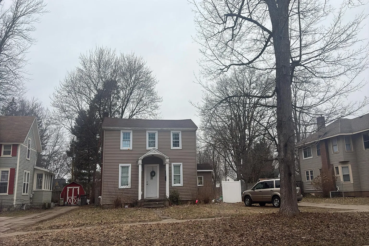 610 N Main St photo 1