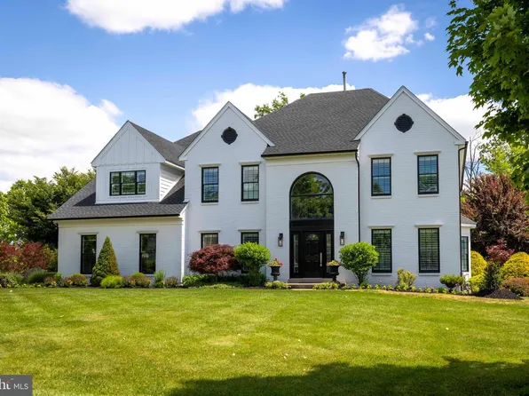 1365 Landis Dr, North Wales, PA 19454