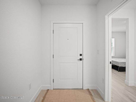 4th image of 148 Lagoon St SW