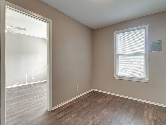 2nd image of 10921 Shady Ln