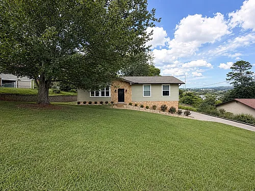 1124 Live Oak Cir Photo 1