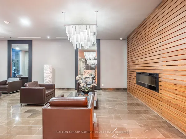 21 Nelson St, Toronto, ON