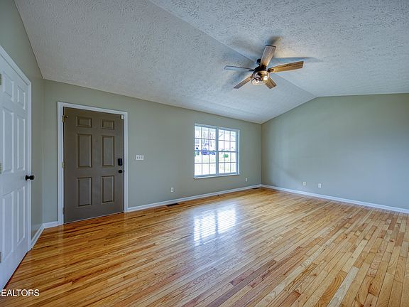 5th image of 315 Landau Dr