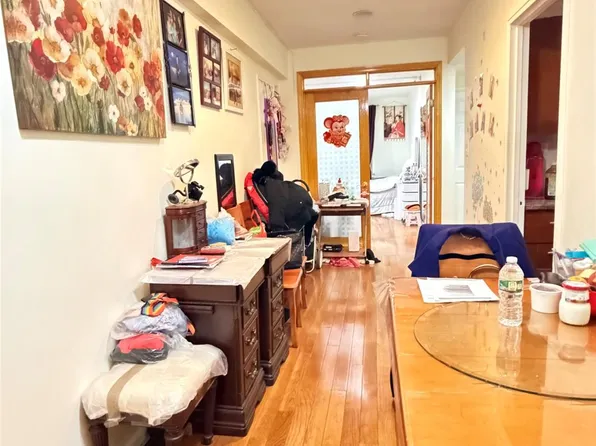 134-39 Blossom Ave #2G, Flushing, NY 11355