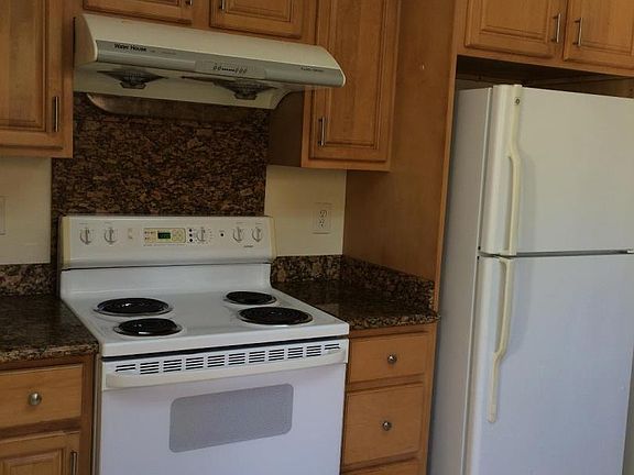 2nd image of 524 Lomita Ave
