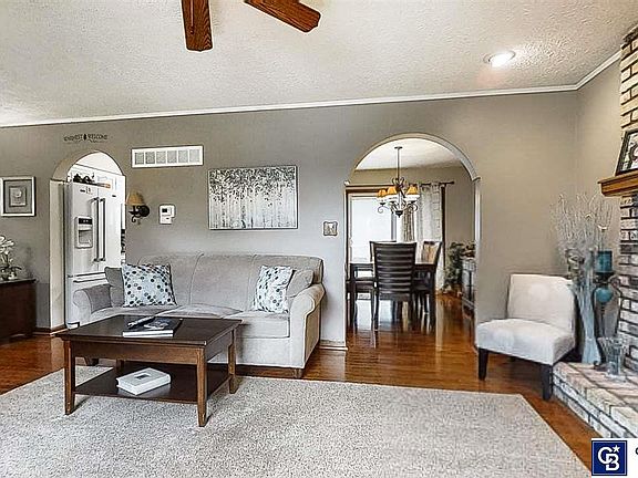 3rd image of 6701 Deerwood Dr