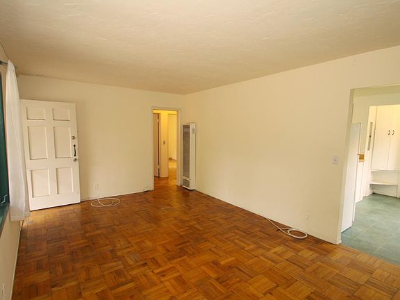 3rd image of 3790 Glenalbyn Dr