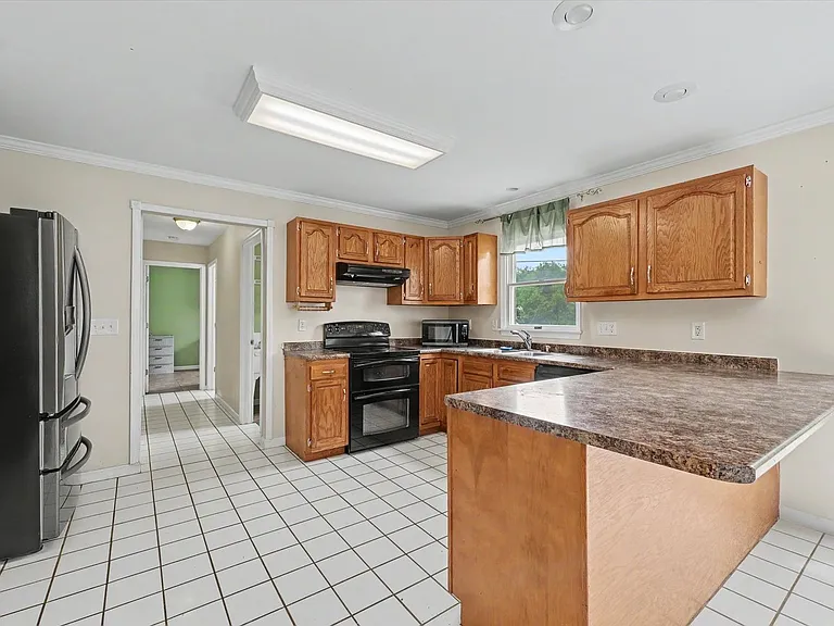 2401 Peppertree Pl — Photo 9