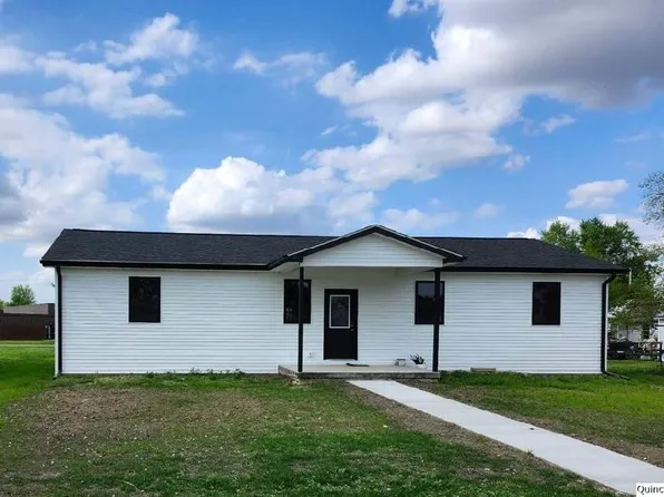 104 W Prairie St, Camp Point, IL 62320