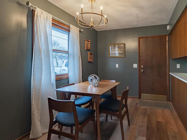 715 Leeson Ave — Photo 7