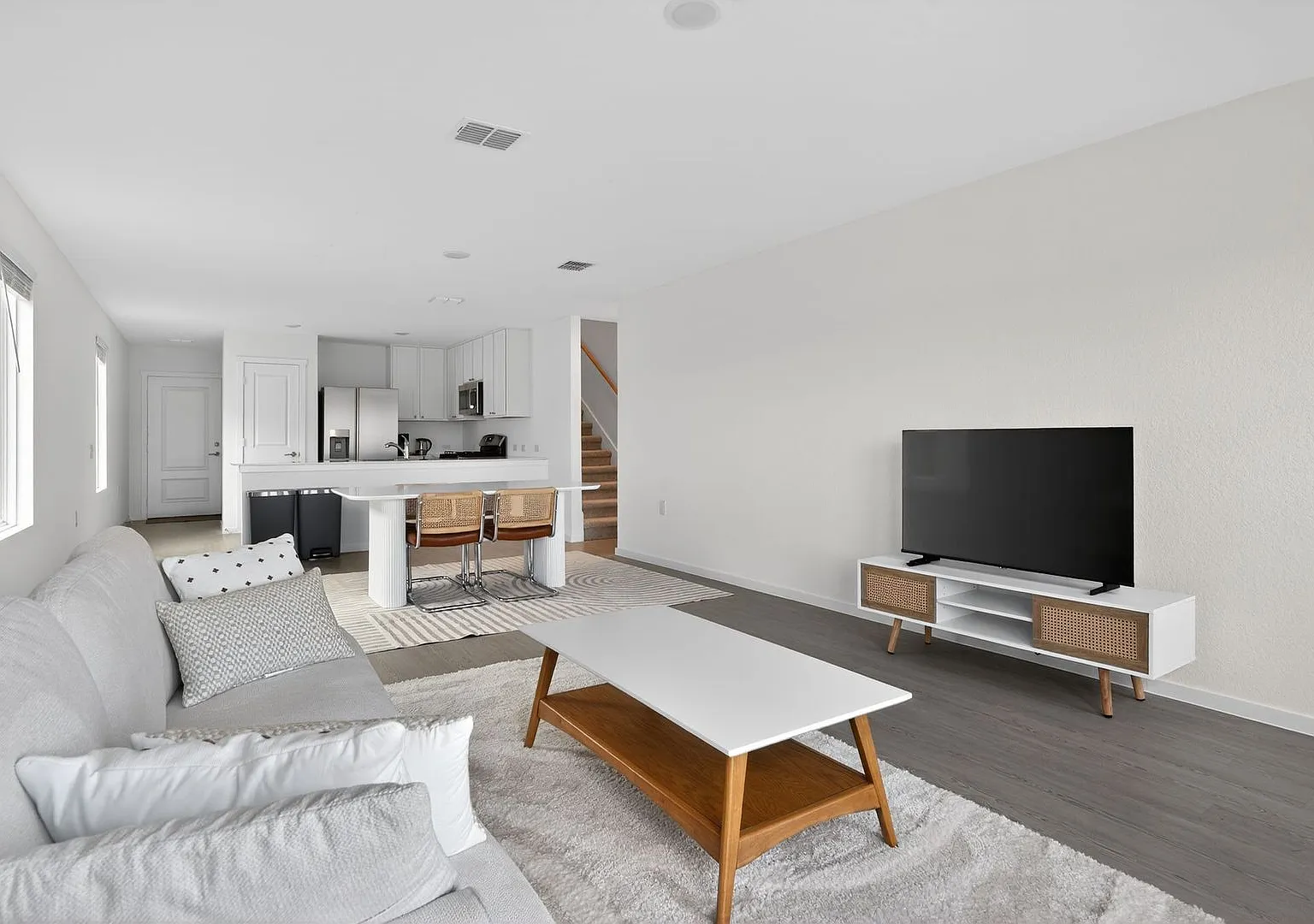 Private Bedroom for Rent 5 Minutes from Texas A&MSan Antonio! — Photo 2