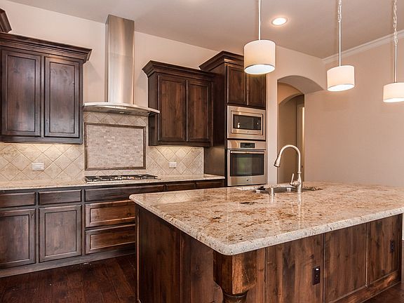 Luxurious kitchen island