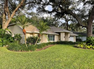 1502 Waterwood Dr, Lutz, FL 33559