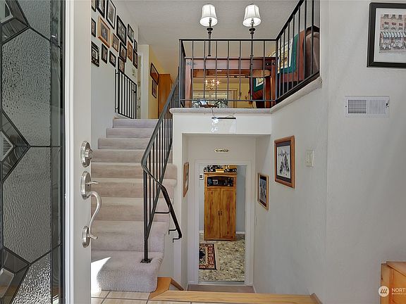 4th image of 11412 258th Avenue E