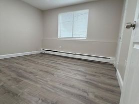 169 Aiken Ave, Lowell, MA