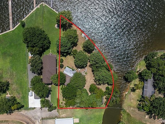 2nd image of 229 Esquire Estates Rd