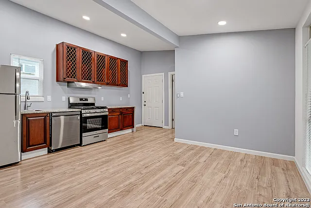 212 McLane St #C — Photo 8