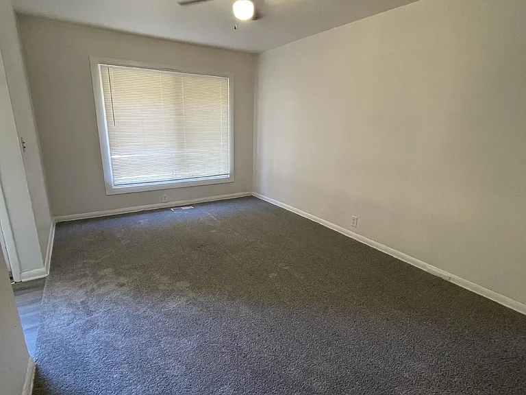 2323 S Belmont St — Photo 8